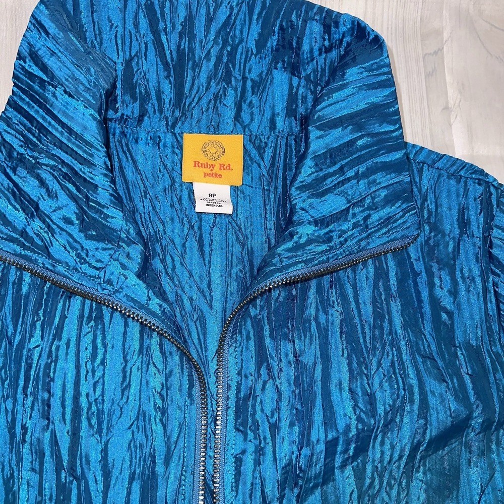 Ruby Rd. Jacket Top Shiny Blue Crinkle Look size 8P 1032 - Picture 2 of 14